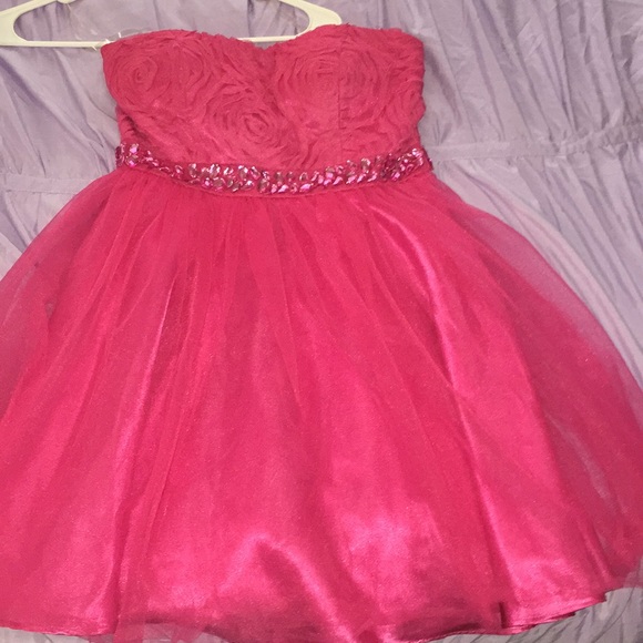 Dress - Picture 1 of 3